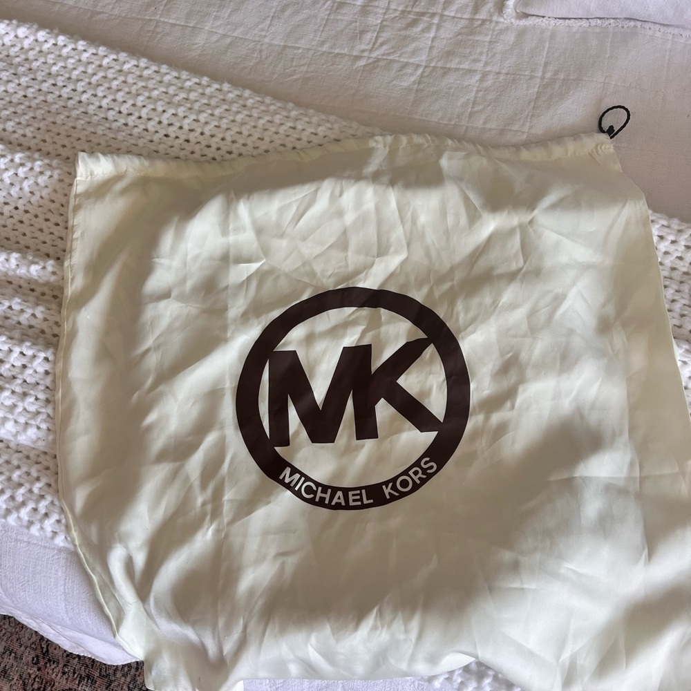 Michael Kors Tan and Cream Hobo Bag - Picture 4 of 7